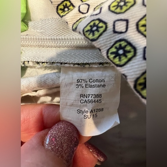 J.Crew Chino Stretch City Fit Lt. Green & White Geo Print Shorts Size 2 - Picture 5 of 5